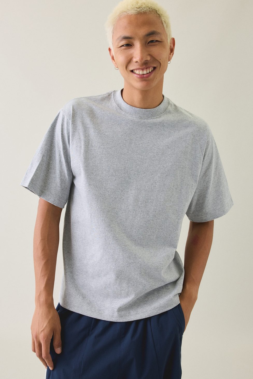 Shaka Wear 7.5oz Heavyweight Cropped Tee - Grey