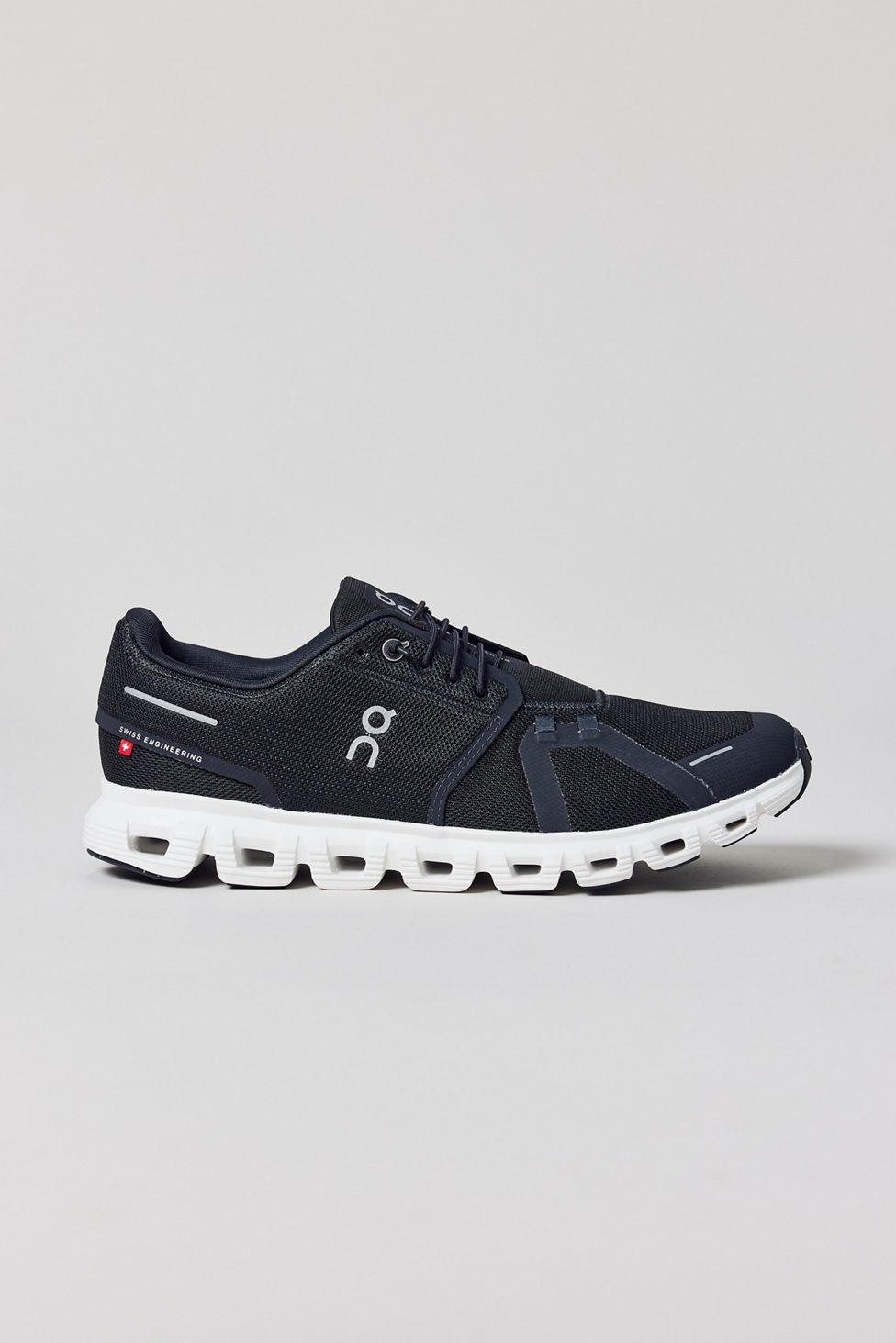 On Men's Cloud 6 Sneakers - Black | White