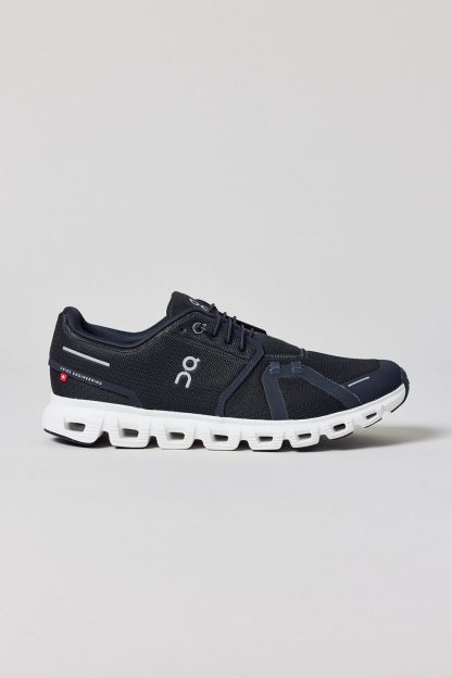 On Men's Cloud 6 Sneakers - Black | White