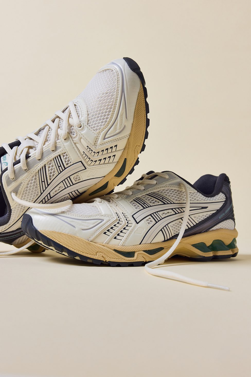 ASICS GEL-Kayano 14 Sneakers - Cream/Obsidian Grey