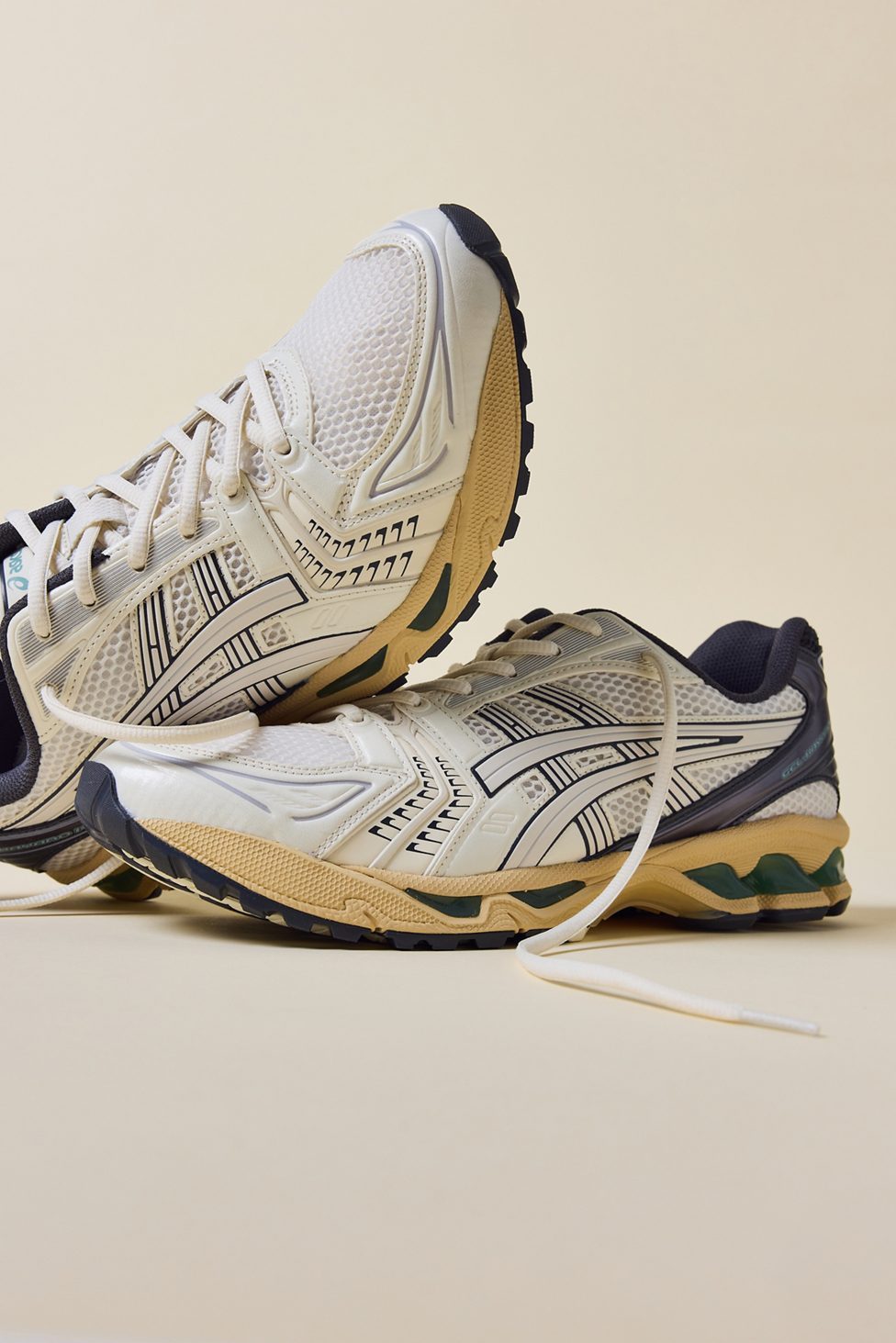 ASICS GEL-Kayano 14 Sneakers - Cream/Obsidian Grey