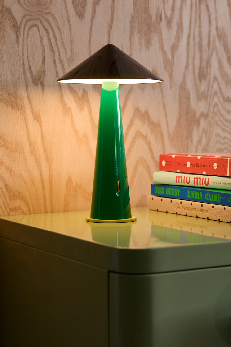 Tipsy Ombré Portable LED Table Lamp - Rich Black/Emerald Green