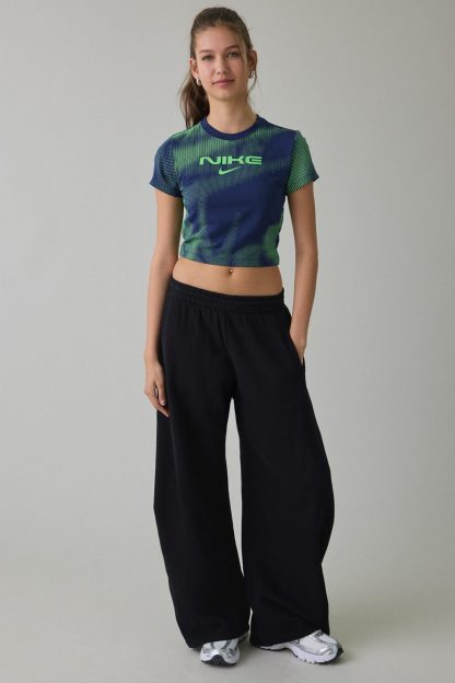 Nike Sportswear Chill Knit Graphic Crop Tee - Midnight Navy