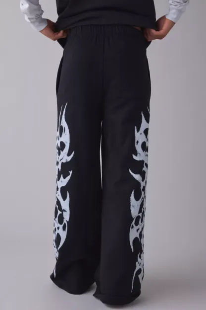 UO Cyber Graphic Baggy Sweatpants - Black + White