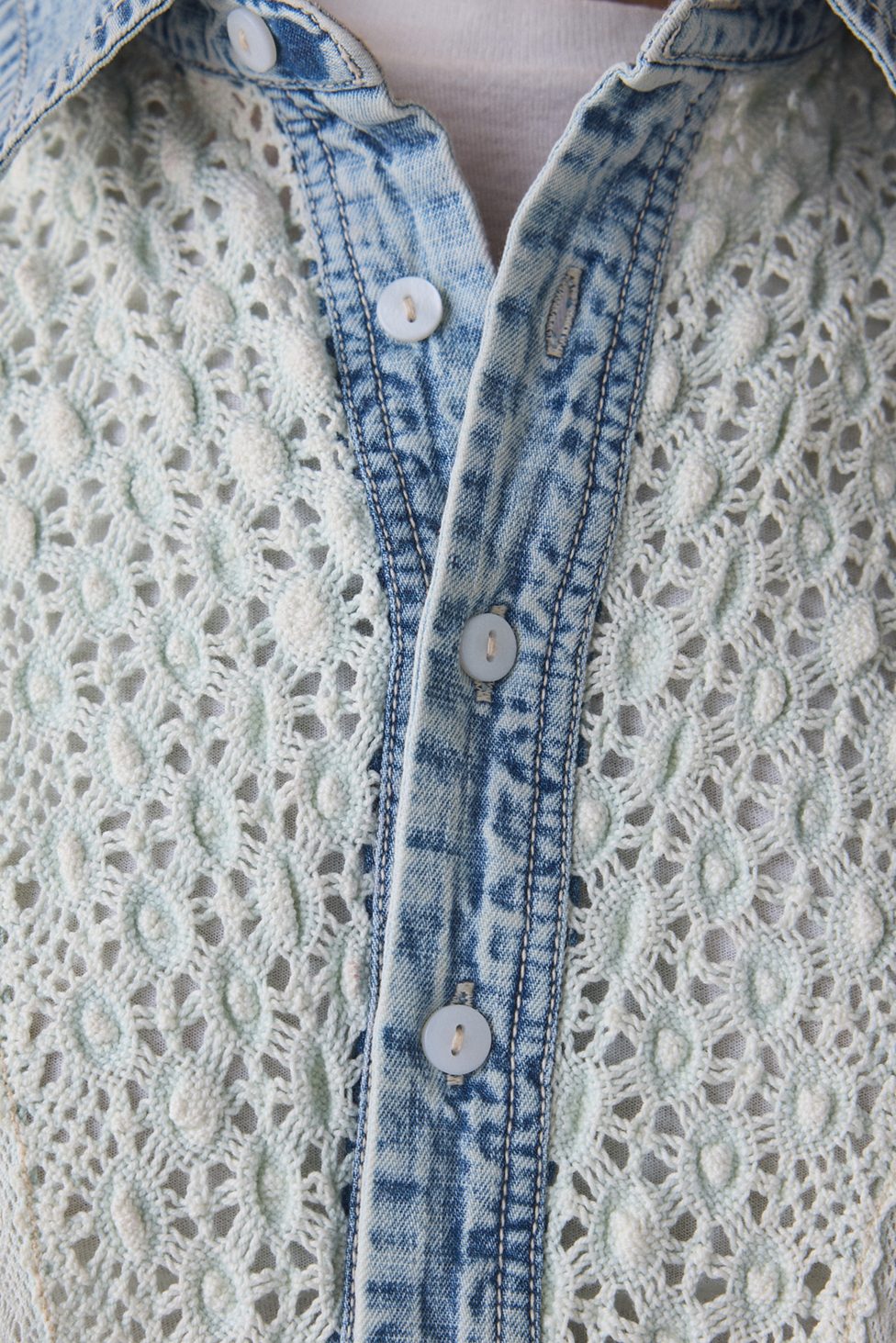 BDG Caught In The Feeling Lace + Denim Short Sleeve Button-Up Shirt - Light Blue