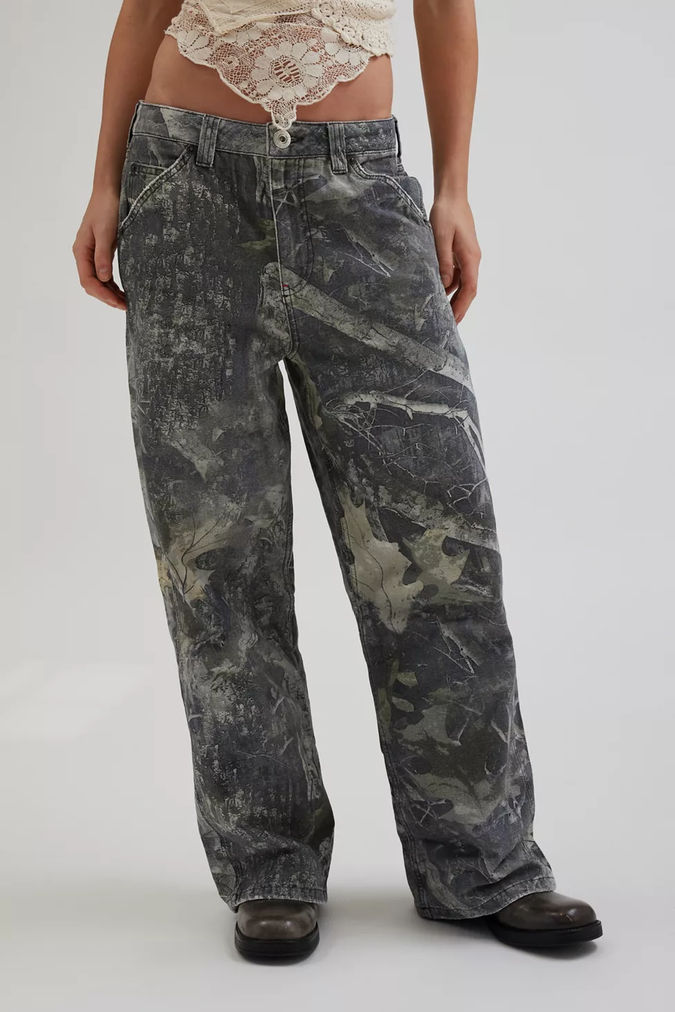 BDG Jaya Printed Baggy Pants - Dark Leaf Camo