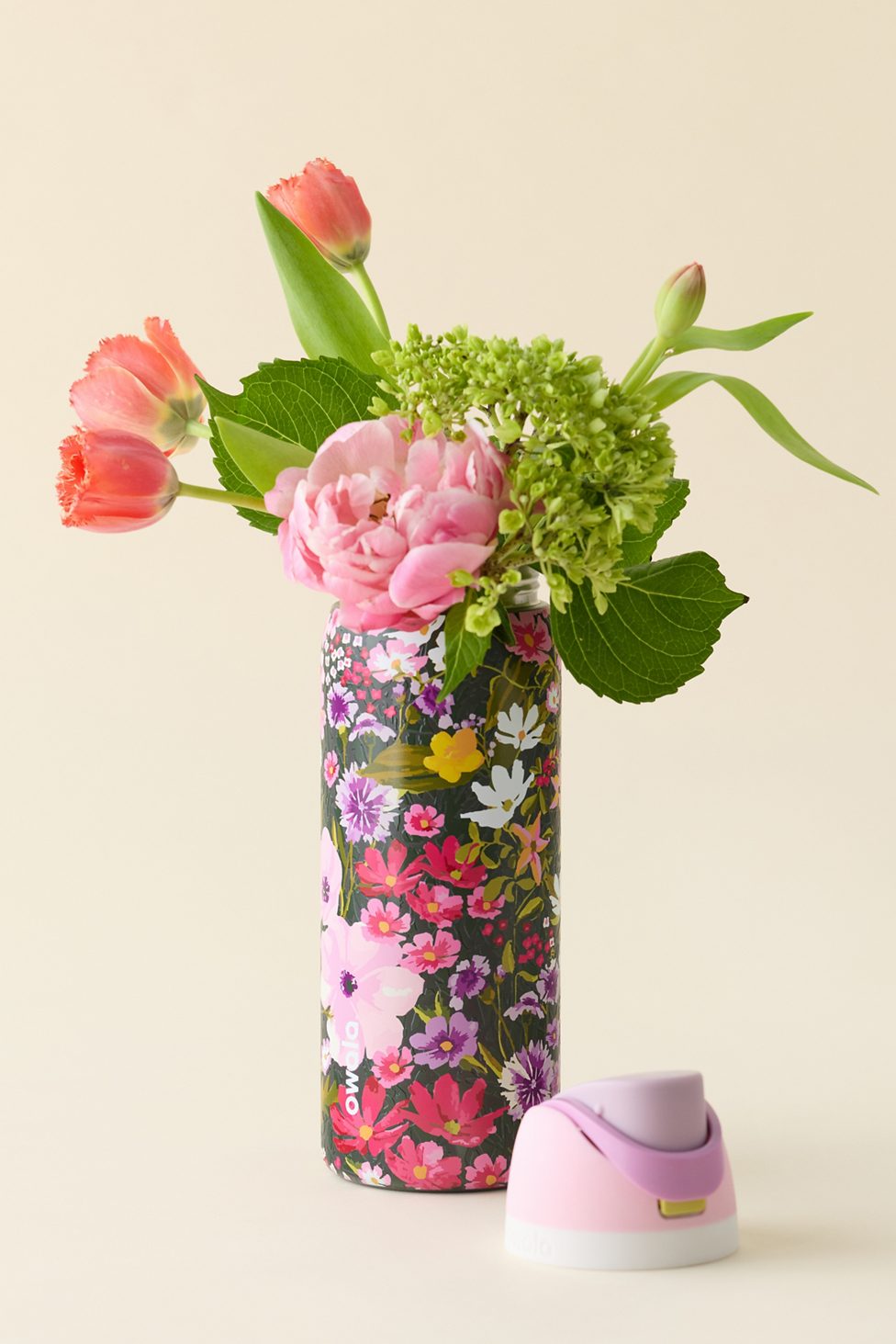 Owala UO Exclusive Painted Meadow FreeSip 32 oz Water Bottle - Painted Meadow