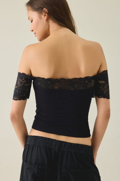 Kimchi Blue Noa Lace Trim Off-The-Shoulder Top - Black