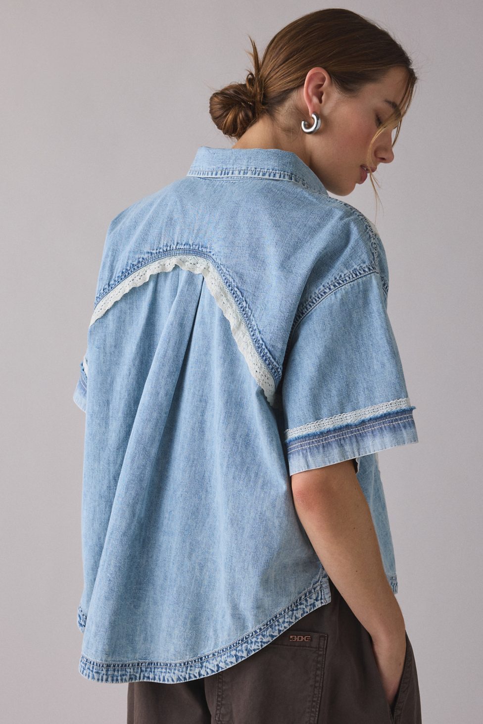 BDG Caught In The Feeling Lace + Denim Short Sleeve Button-Up Shirt - Light Blue