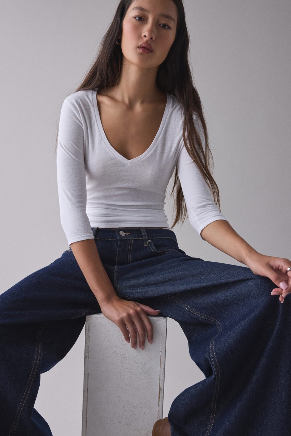 BDG V-Neck 3/4 Sleeve Spill The Tee - White