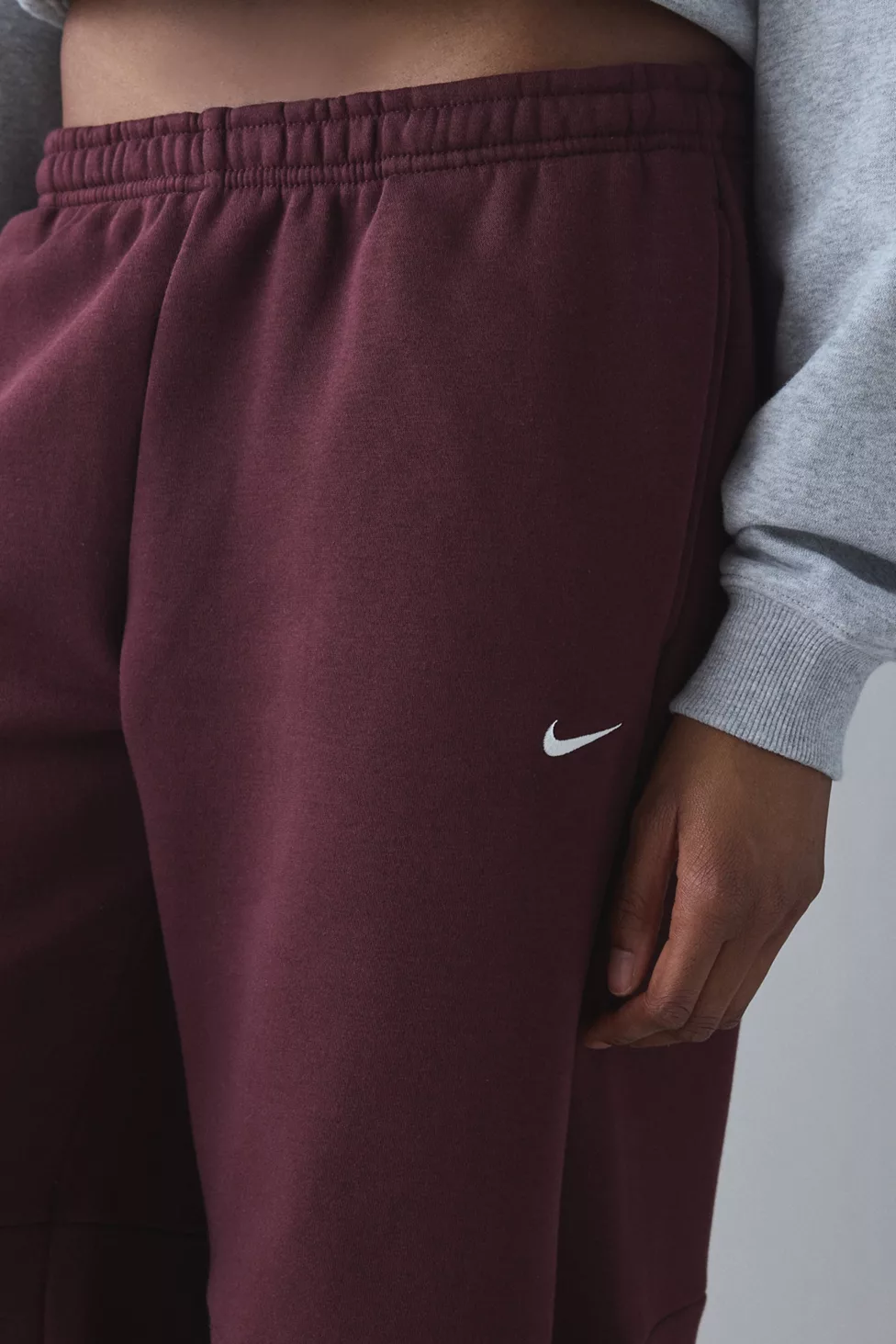 Nike Sportswear Phoenix Fleece Loose Mid-Rise Barrel Pants - Burgundy Crush/ Sail