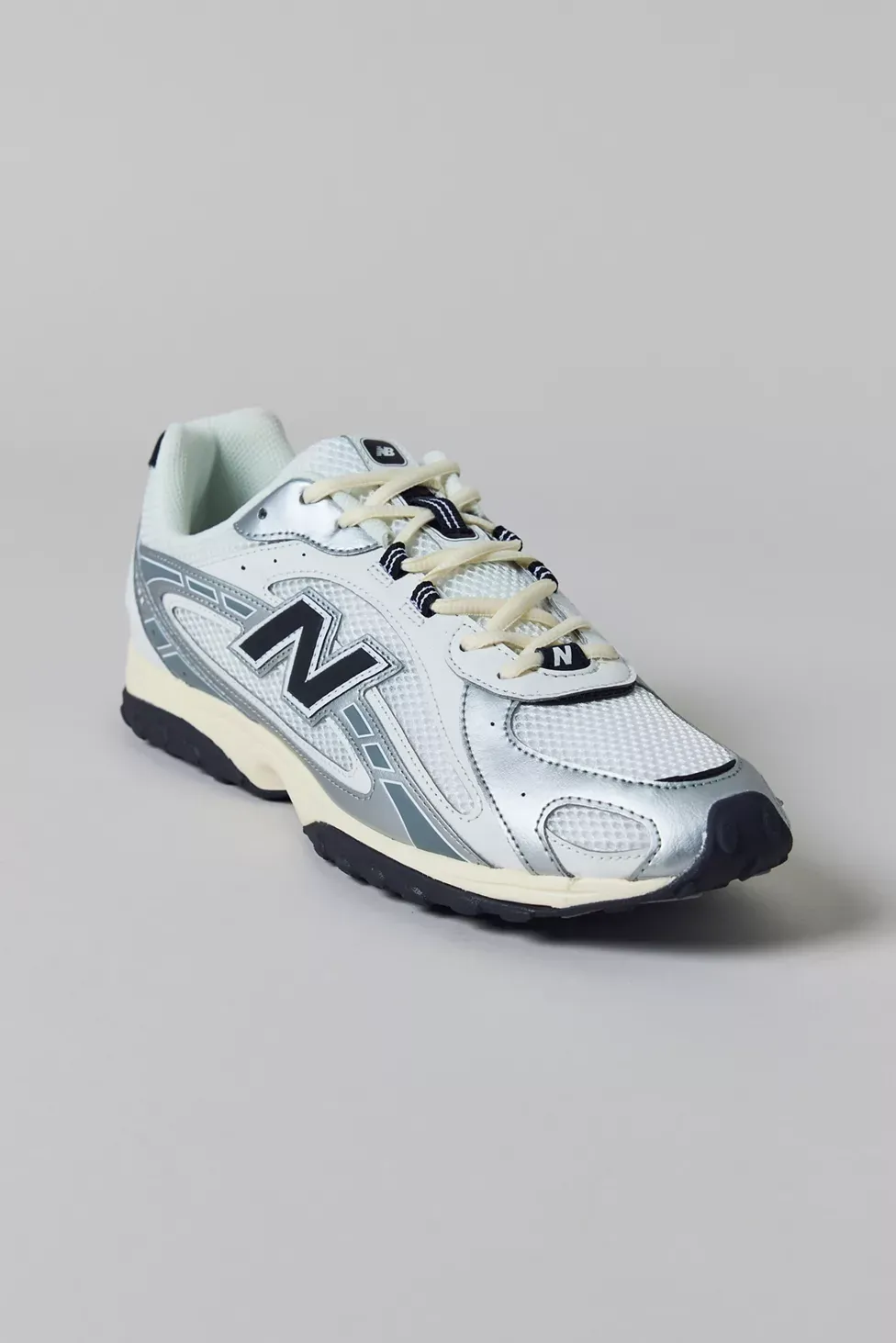 New Balance 204L Sneakers - Silver Metallic/Black