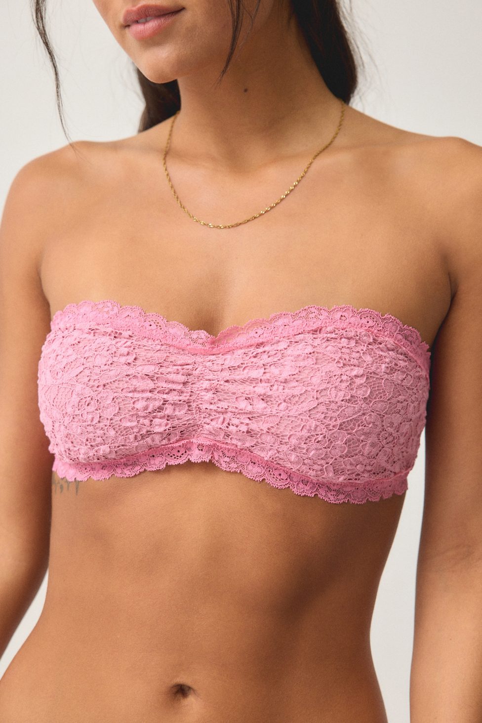 Out From Under Veronica Lace Pinch-Front Bandeau Bralette - Pink
