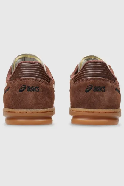 ASICS Skyhand OG Suede Sportstyle Sneakers - Reddish Brown/Oatmeal