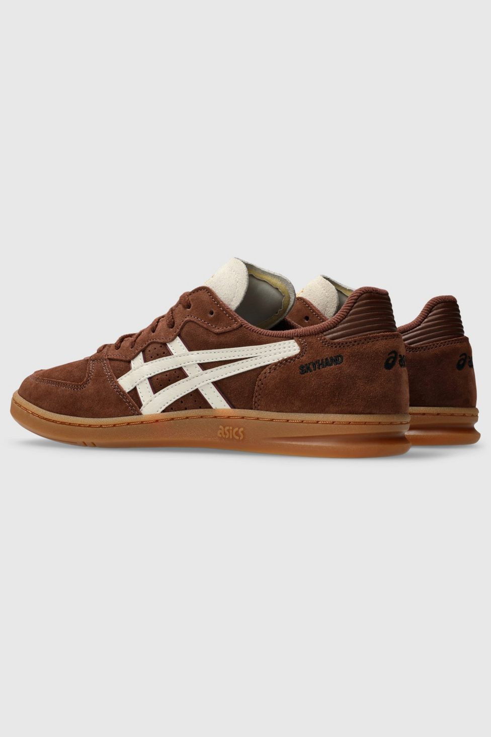 ASICS Skyhand OG Suede Sportstyle Sneakers - Reddish Brown/Oatmeal