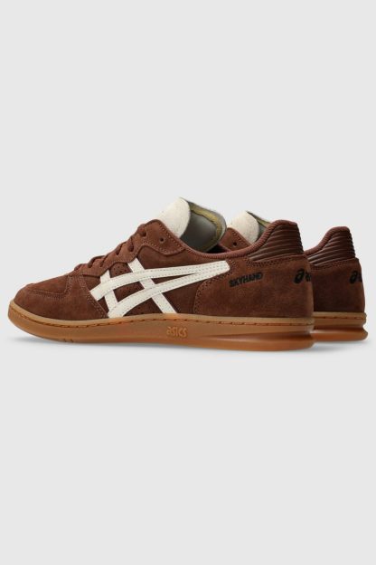 ASICS Skyhand OG Suede Sportstyle Sneakers - Reddish Brown/Oatmeal