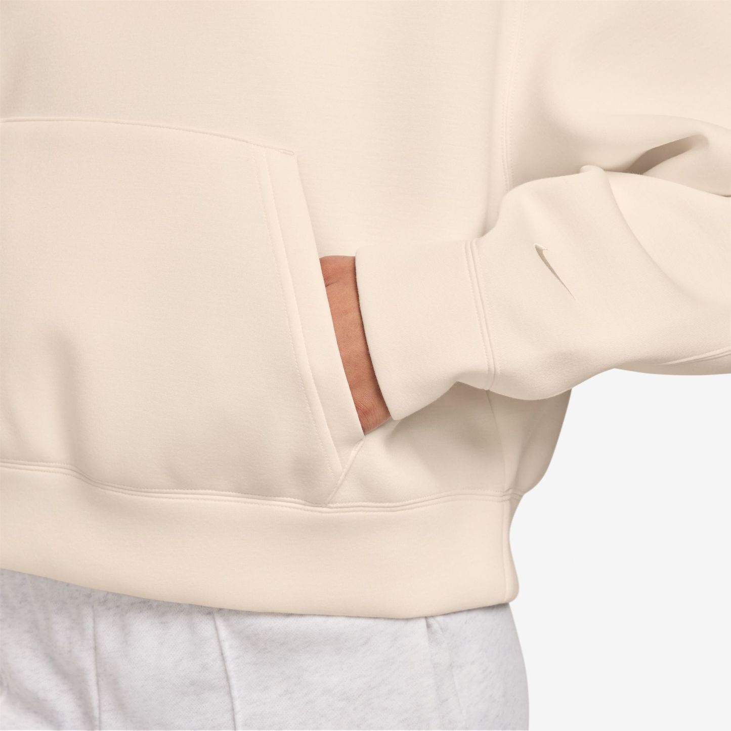 Nike Women's Pregame Fleece Hoodie - Chalk image 4