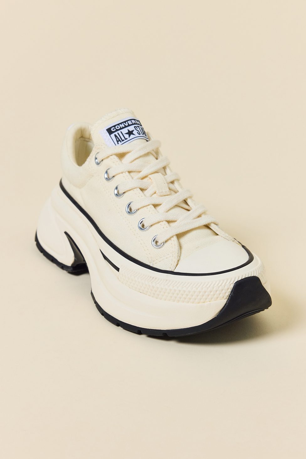 Converse Run Star Crush Platform Sneakers - Egret/Egret/Black