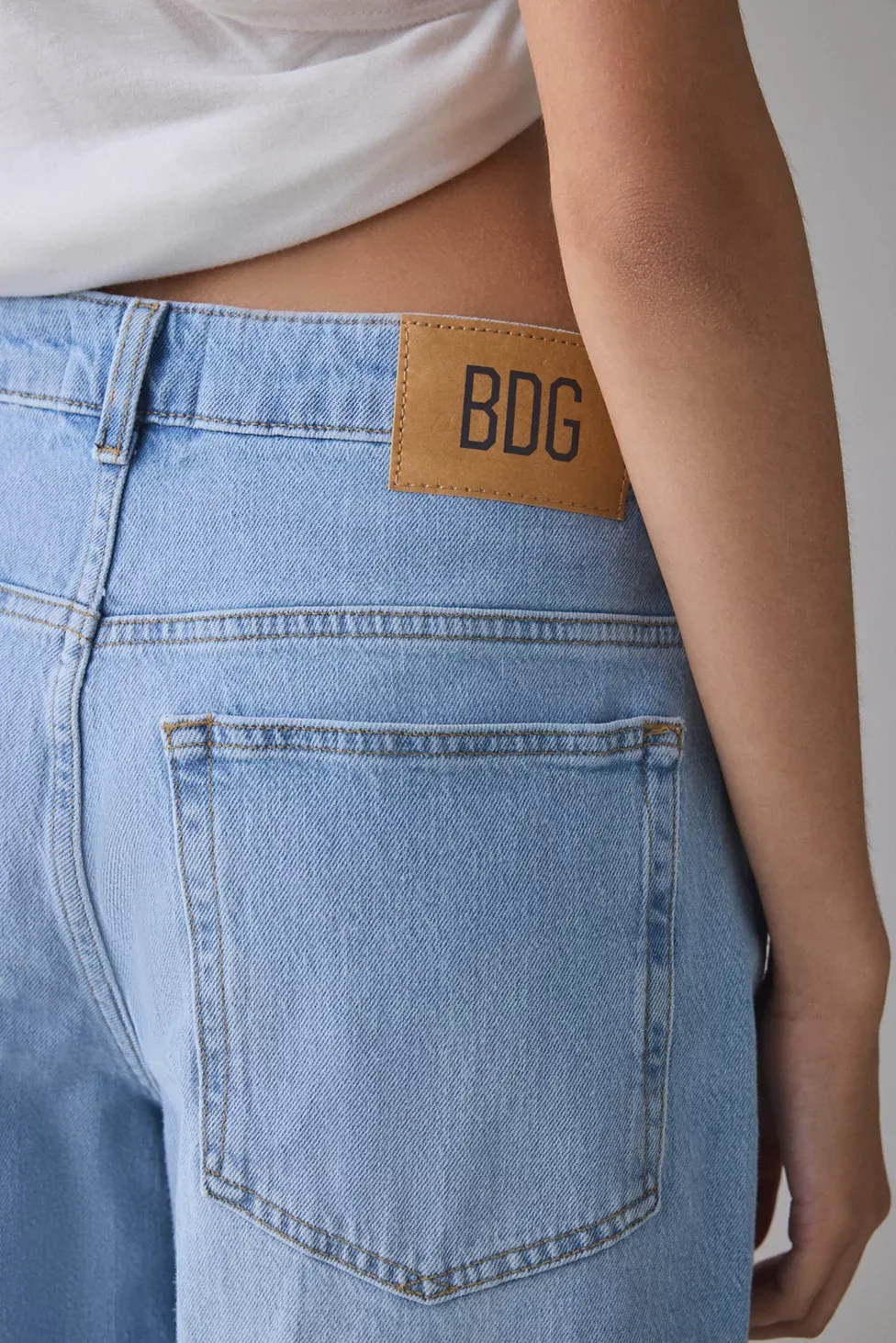 BDG Bella Baggy Comfort Stretch Jeans - Bella Vista Indigo
