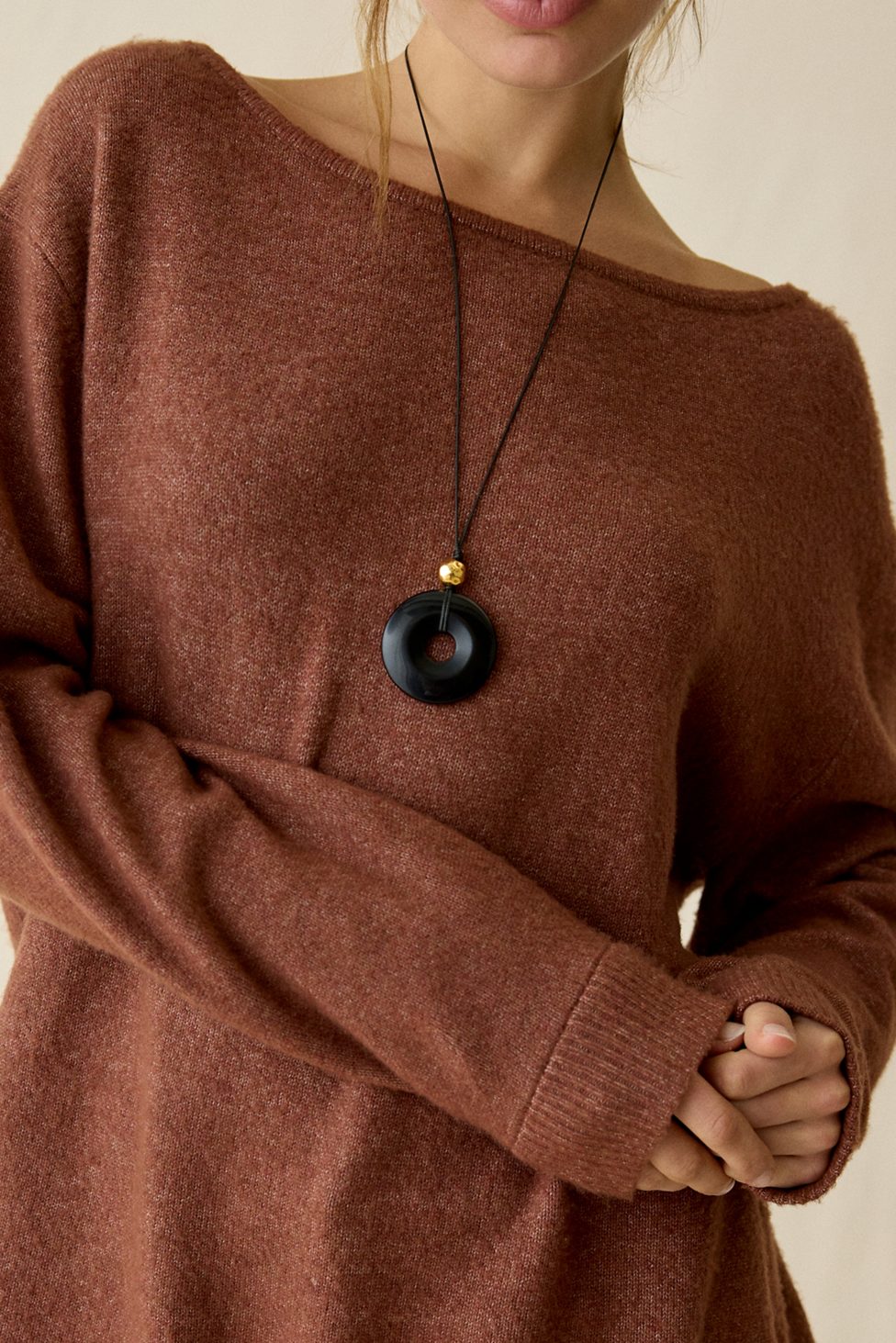 UO Nola Oversized Off-The-Shoulder Sweater - Dark Brown
