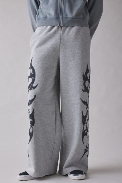 UO Cyber Graphic Baggy Sweatpants - Grey