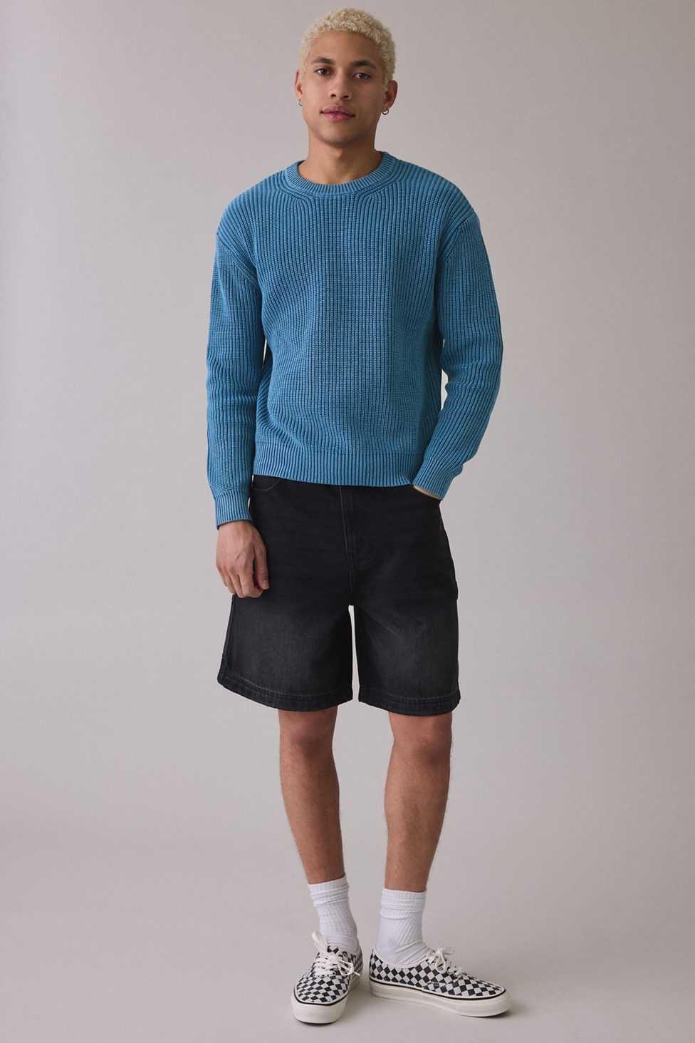 UO Acid Wash Crew Neck Sweater - Blue