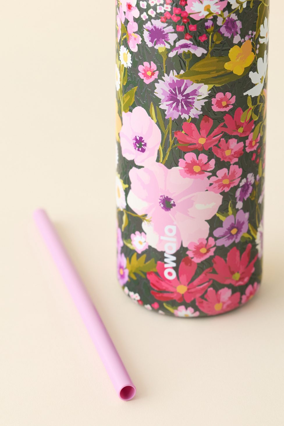 Owala UO Exclusive Painted Meadow FreeSip 32 oz Water Bottle - Painted Meadow