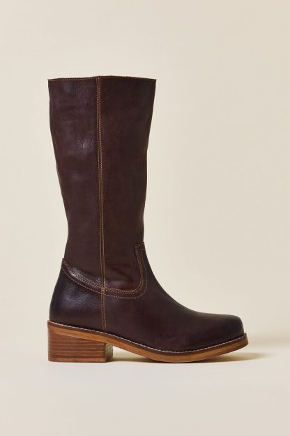 UO Leather Pull-On Boots - Dark Brown