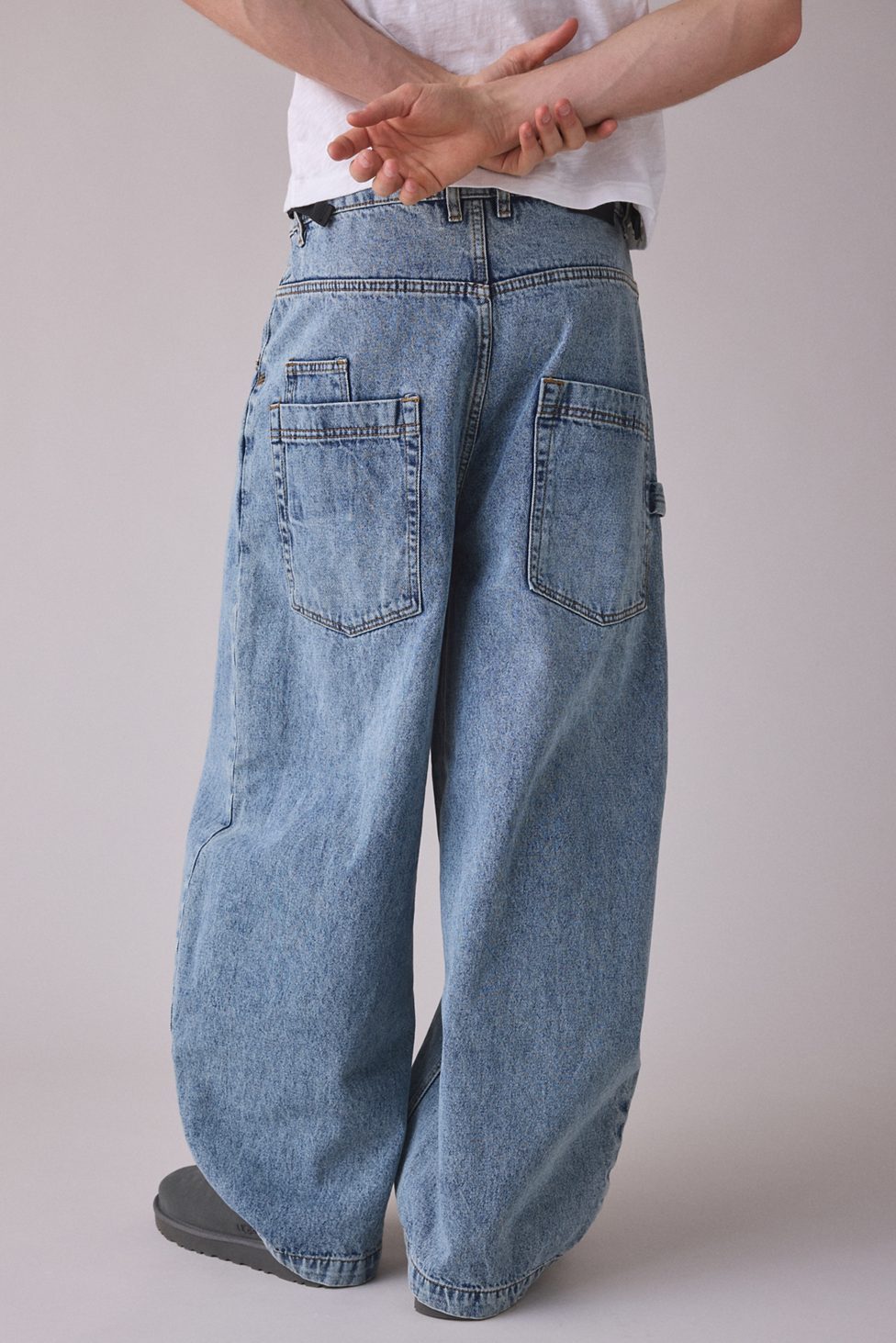 BDG Cocoon Fit Utility Jeans - Crispy