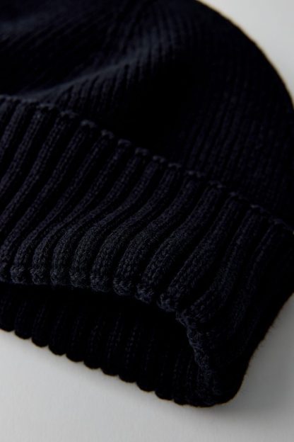 Clean Short Roll Beanie - Black