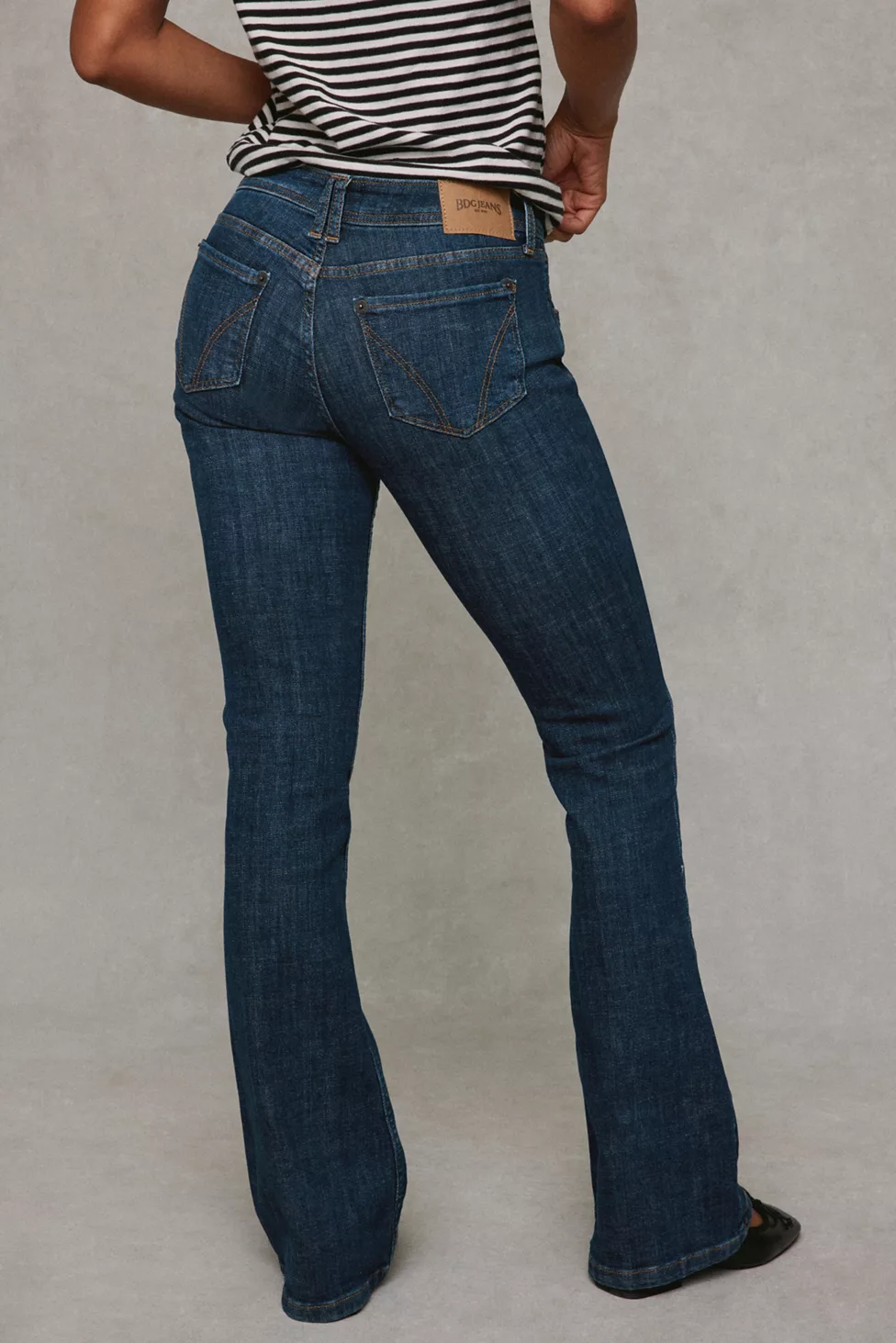 BDG Brooke Low-Rise Flare Jeans - Kansas Wash