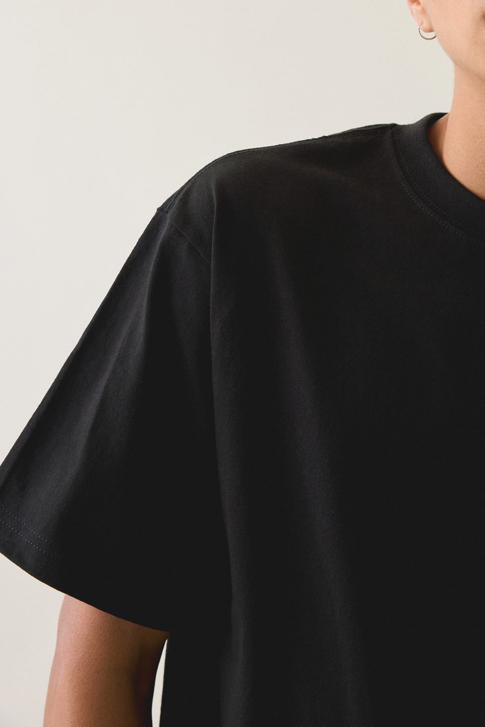 Shaka Wear 7.5oz Heavyweight Cropped Tee - Black