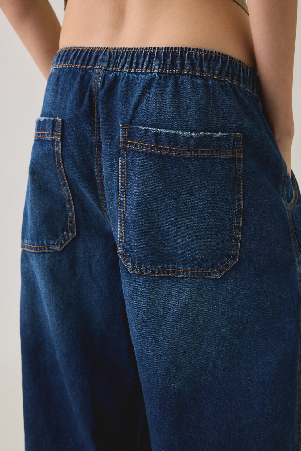 BDG Station Cocoon Baggy Barrel Leg Cargo Jeans - Vintage Denim Dark