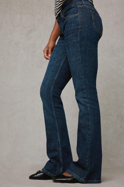 BDG Brooke Low-Rise Flare Jeans - Kansas Wash