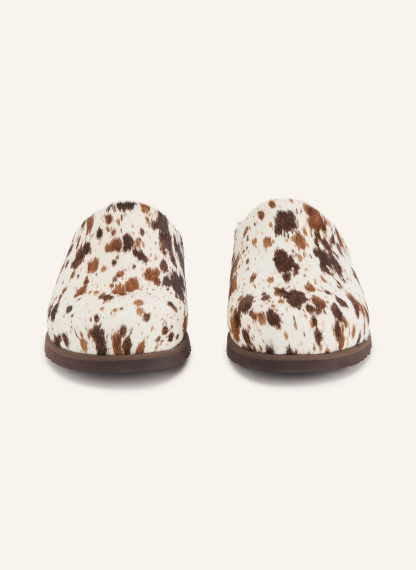 UGG Pantoletten OTZO WESTERN – CREME / DUNKELBRAUN / BRAUN