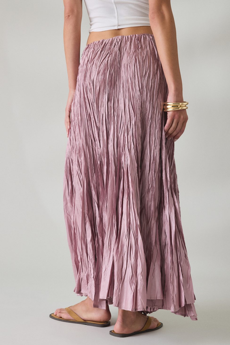 Kimchi Blue Whirlpool Crinkle Low-Rise Maxi Skirt - Pink
