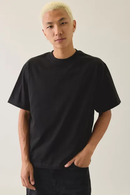 Shaka Wear 7.5oz Heavyweight Cropped Tee - Black