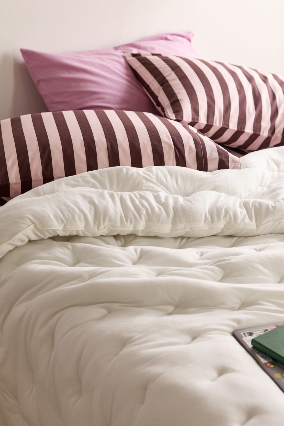 Soft Tee Jersey Pintuck Comforter - White