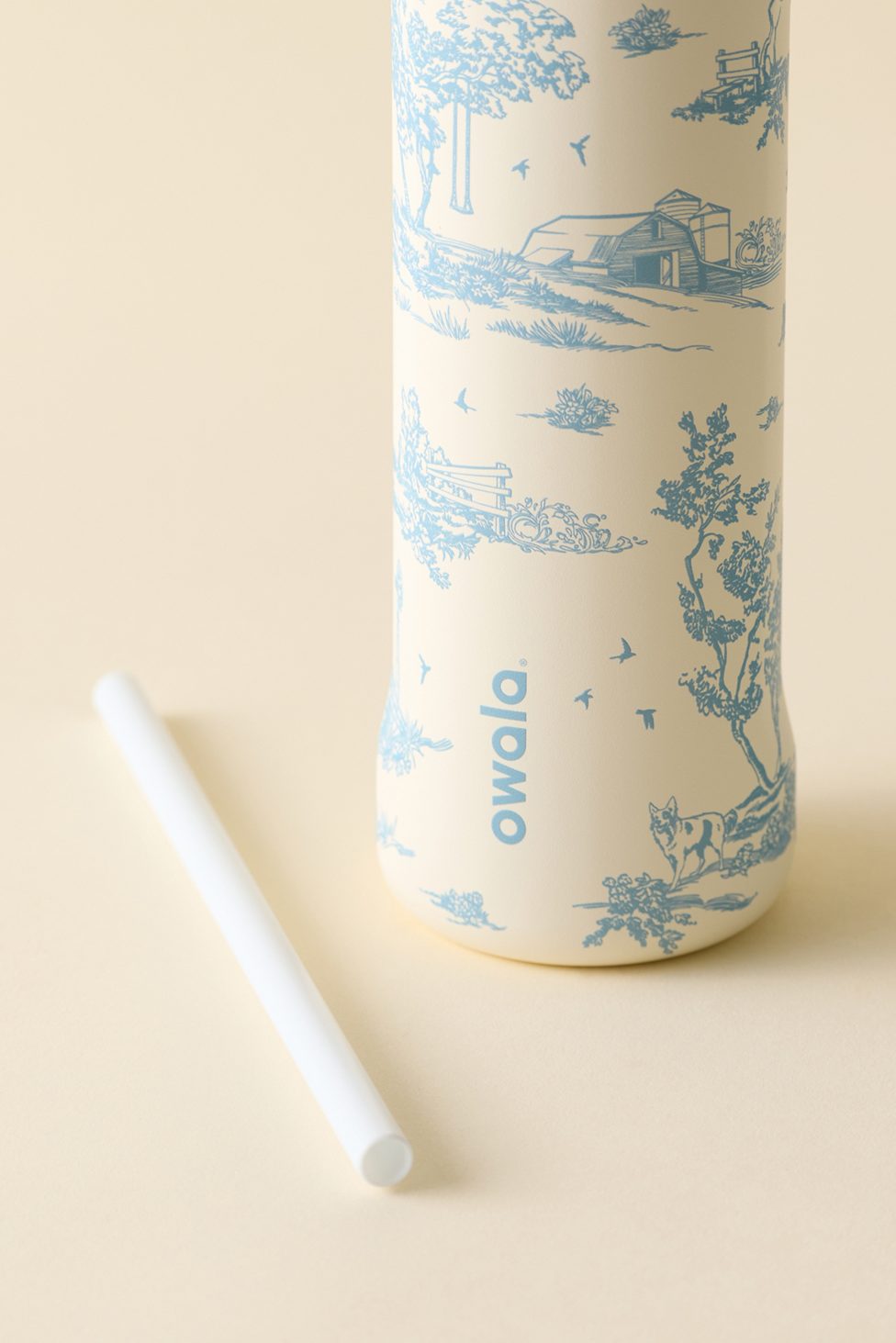 Owala FreeSip Patterned 24 oz Water Bottle - Toile To Be Home