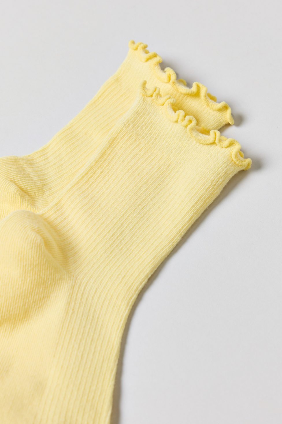 Lettuce-Edge Ribbed Socks - Light Yellow