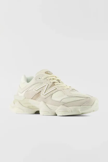 New Balance 9060 Sneakers - Linen/Timberwolf