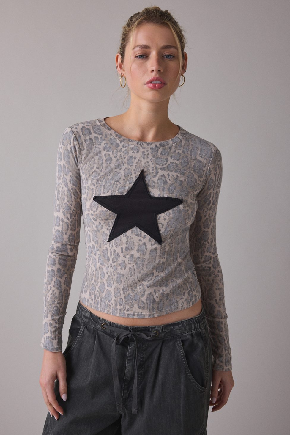 BDG Star Applique Graphic Leopard Print Long Sleeve Spill The Tee - Leopard Print