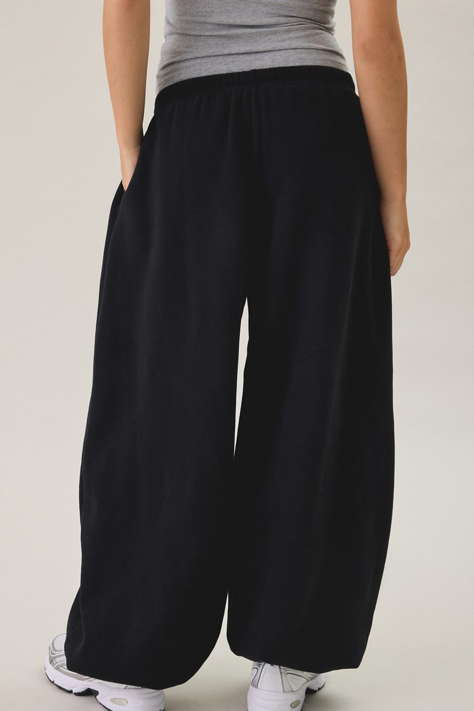 Out From Under Slow Motion Baggy Balloon Sweatpants - Black