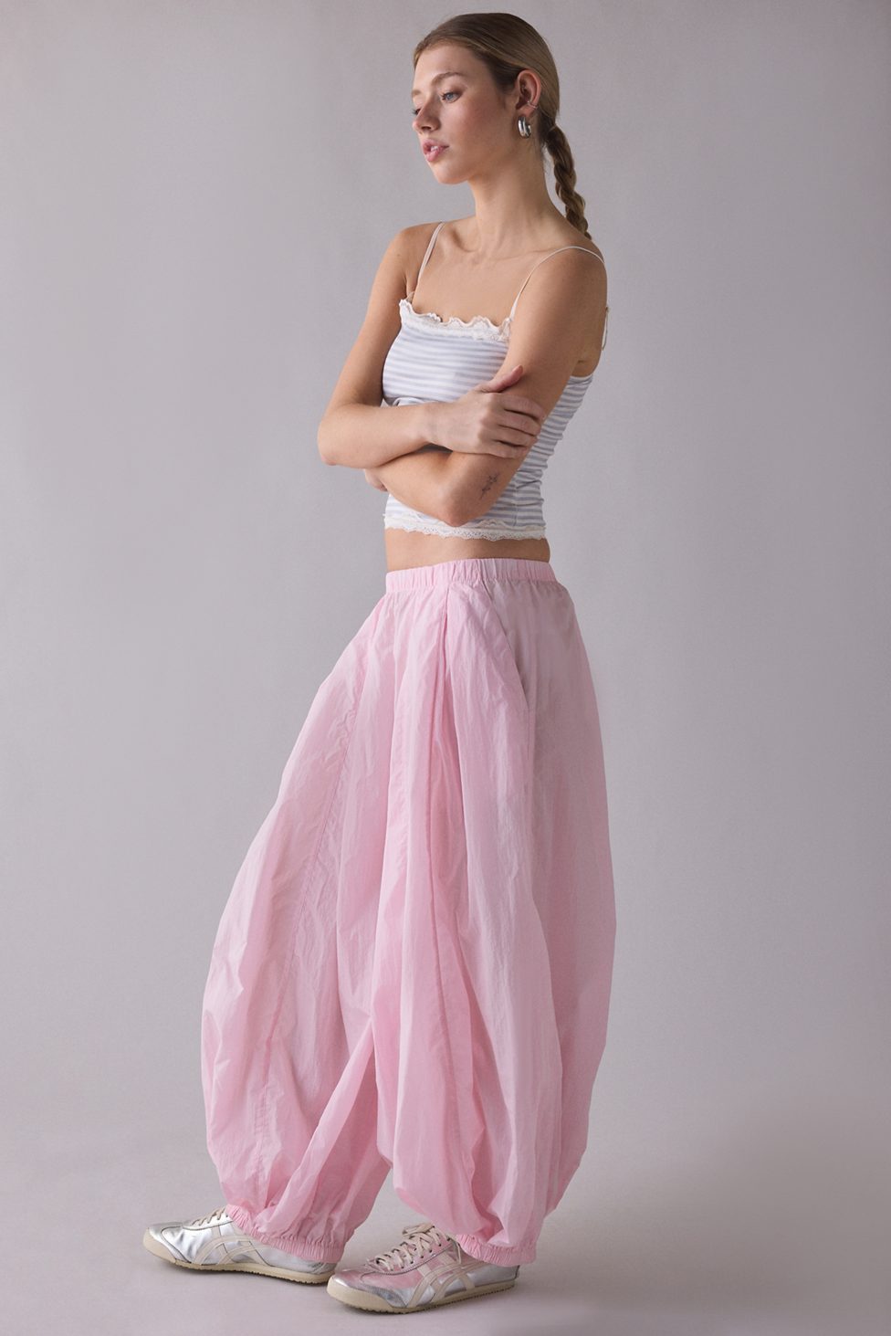 BDG Cloud Low-Rise Baggy Balloon Pants - Pink