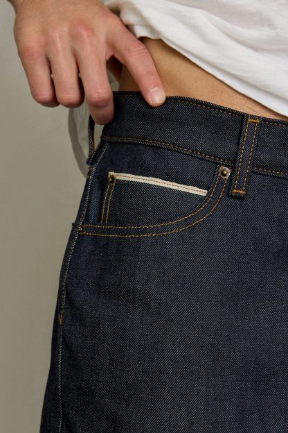 BDG Relaxed Straight Fit Premium Selvedge Jeans - Vintage Denim Dark