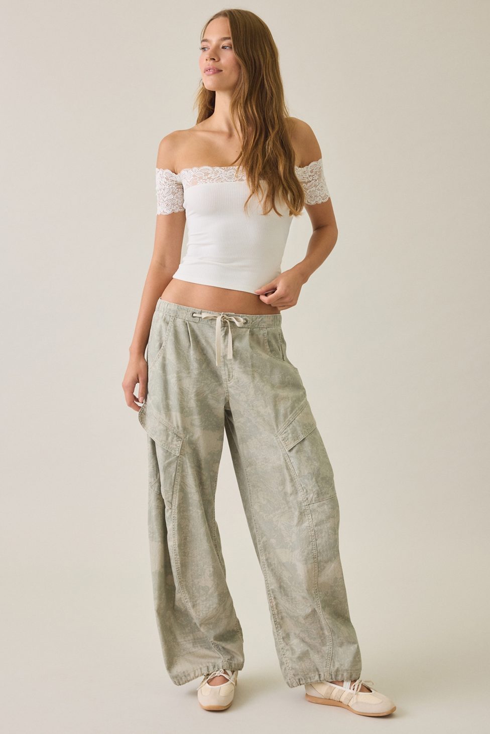 Kimchi Blue Noa Lace Trim Off-The-Shoulder Top - White
