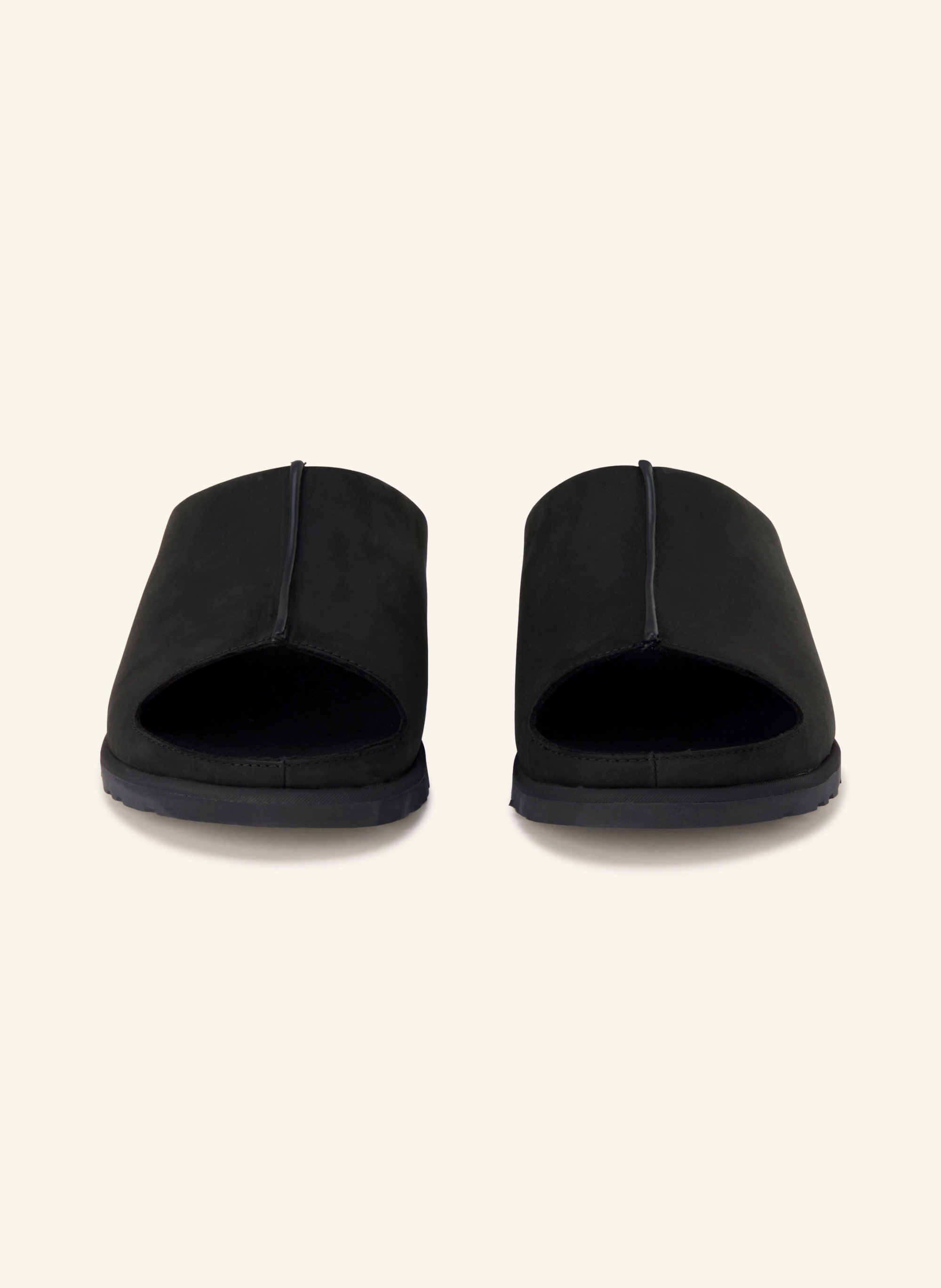 UGG Pantoletten OTZO – SCHWARZ