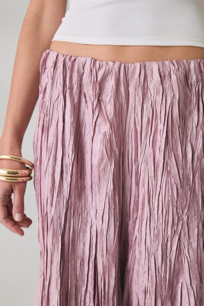 Kimchi Blue Whirlpool Crinkle Low-Rise Maxi Skirt - Pink