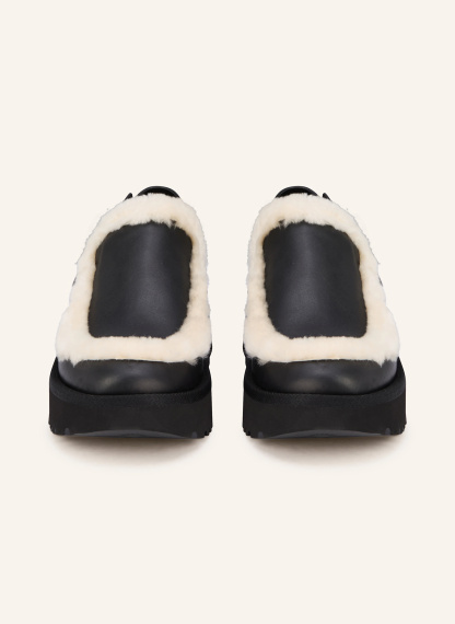 UGG Plateau-Mules ESMEE mit Kunstfell – SCHWARZ / CREME