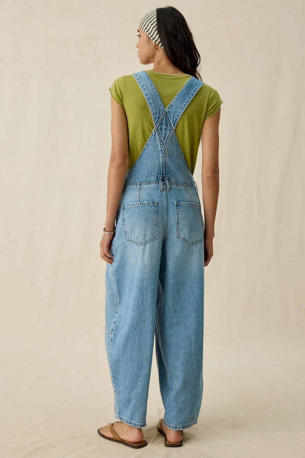 BDG Rih Extreme Barrel-Leg Overalls - Vintage Denim Light